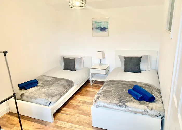 Urba Luxury 3 Bed Stays Sheffield Central